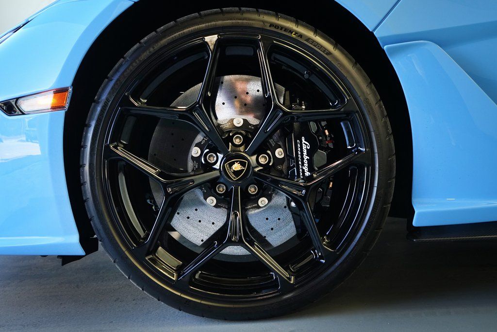 2025 Lamborghini Revuelto Base AWD