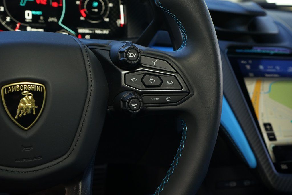 2025 Lamborghini Revuelto Base AWD