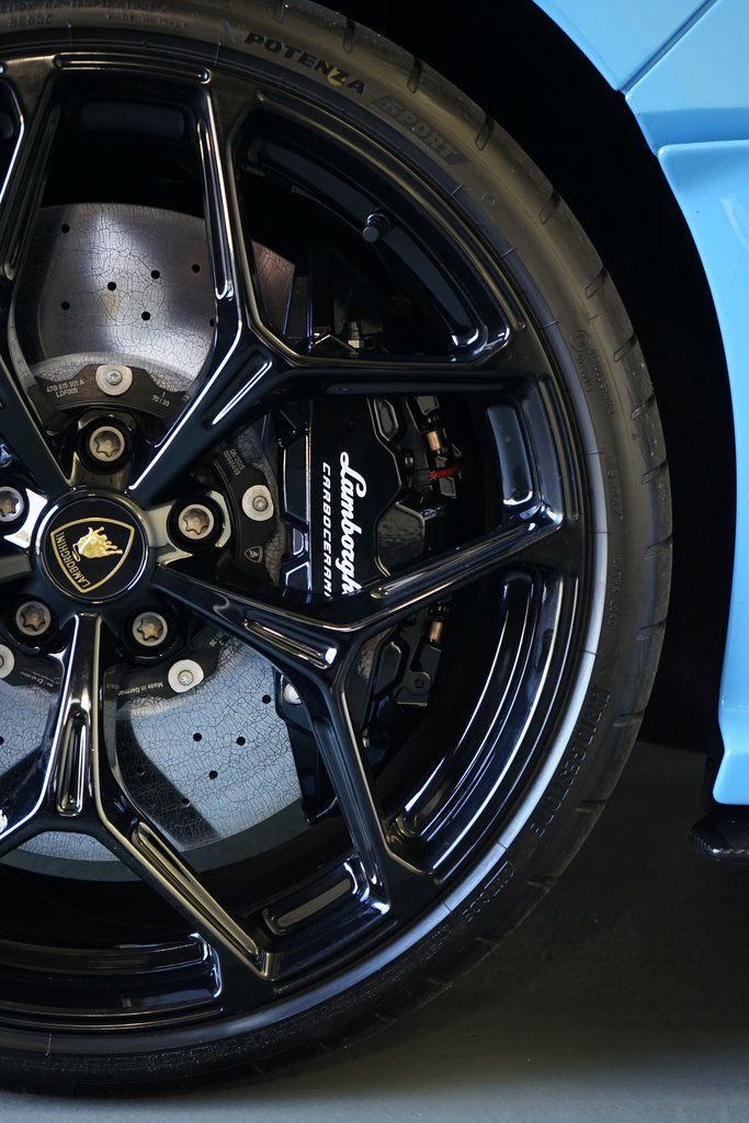 2025 Lamborghini Revuelto Base AWD