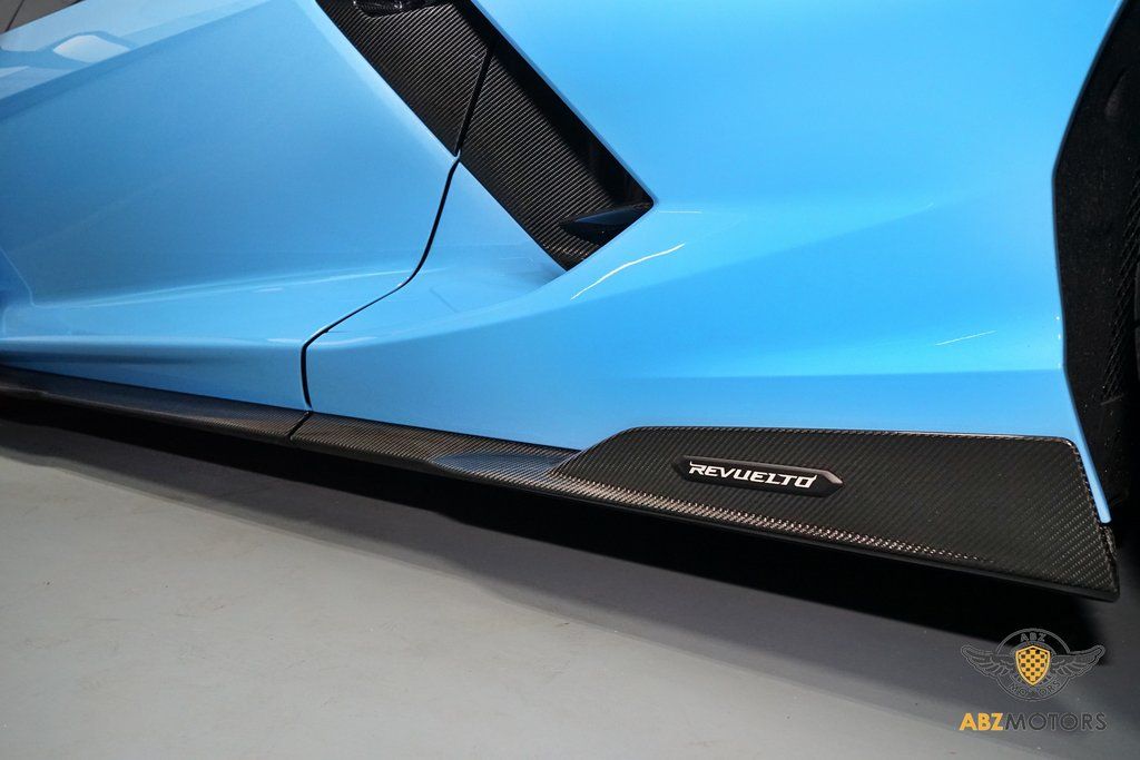 2025 Lamborghini Revuelto Base AWD