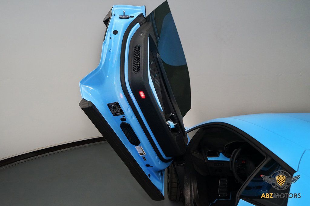 2025 Lamborghini Revuelto Base AWD