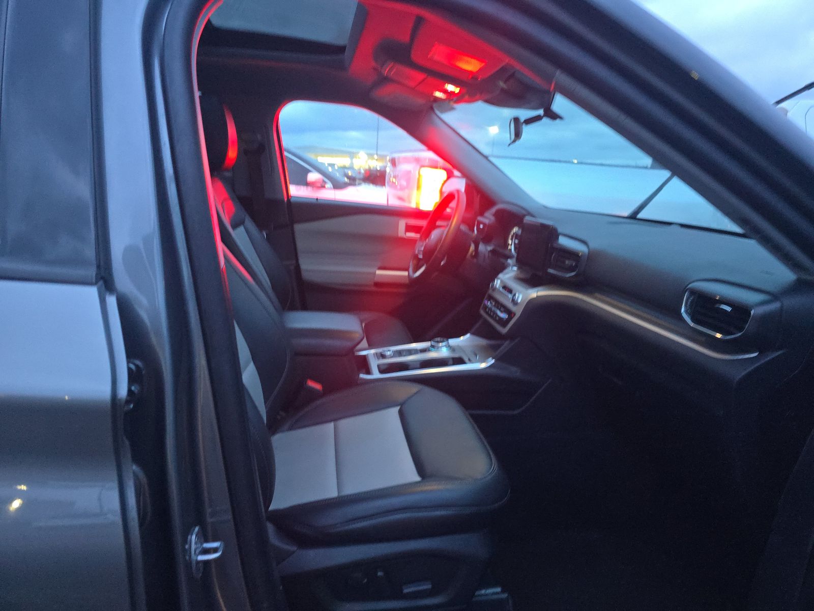 2023 Ford Explorer XLT AWD