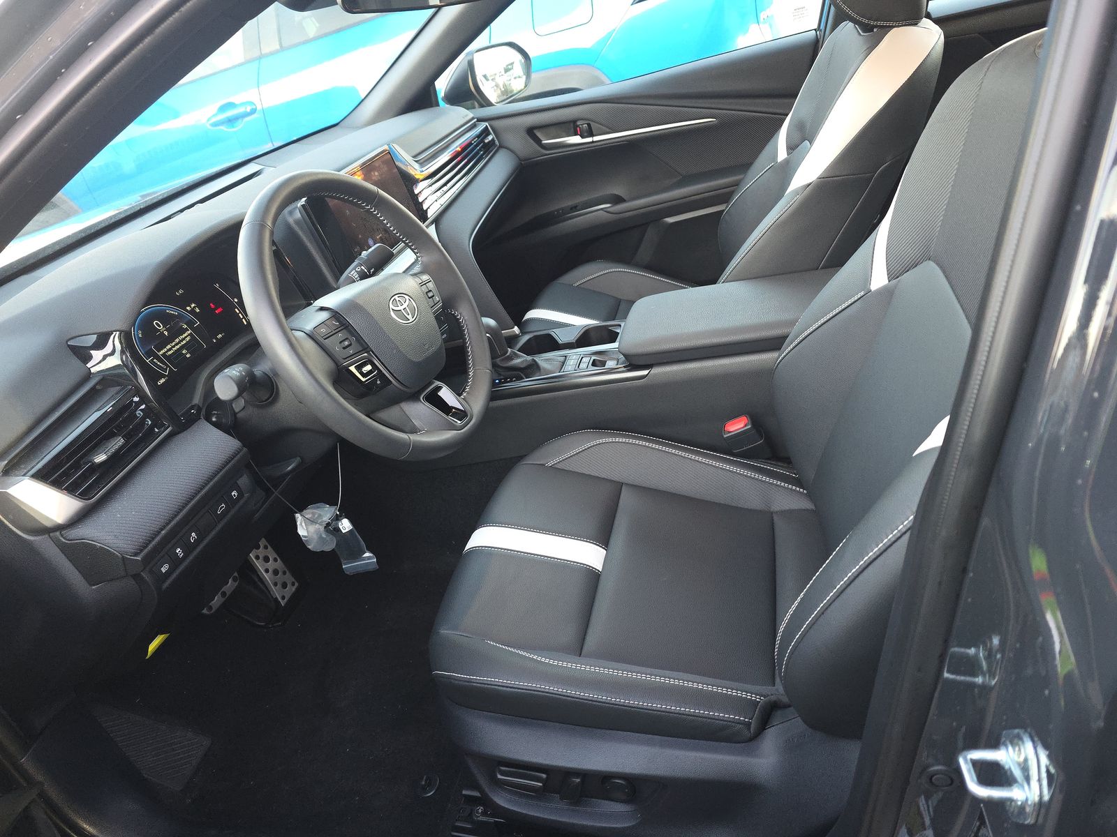 2025 Toyota Camry SE AWD