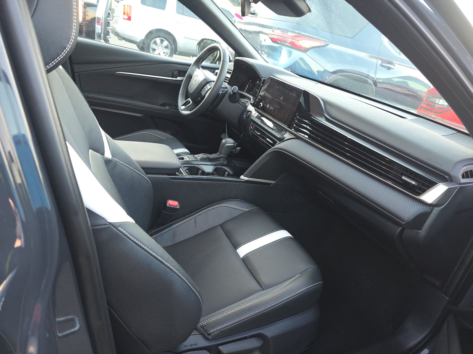 2025 Toyota Camry SE AWD