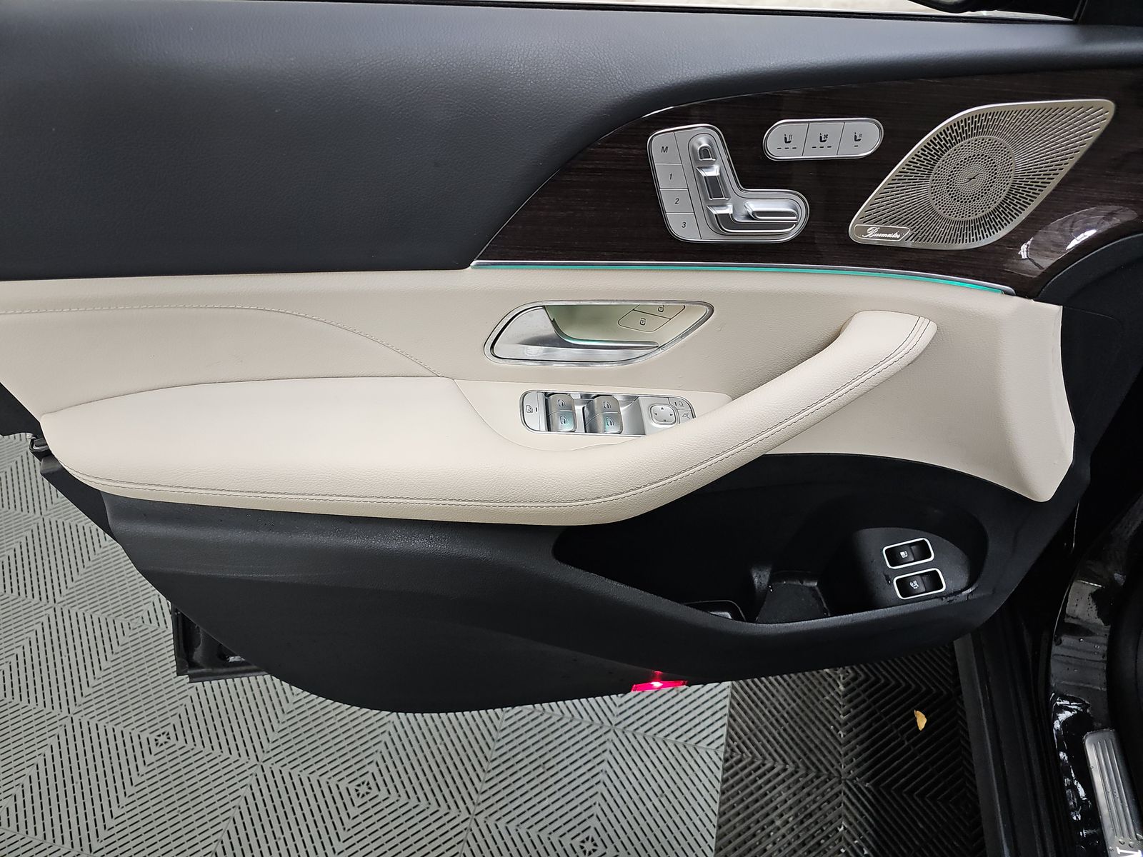 MERCEDES-BENZ GLE - 10