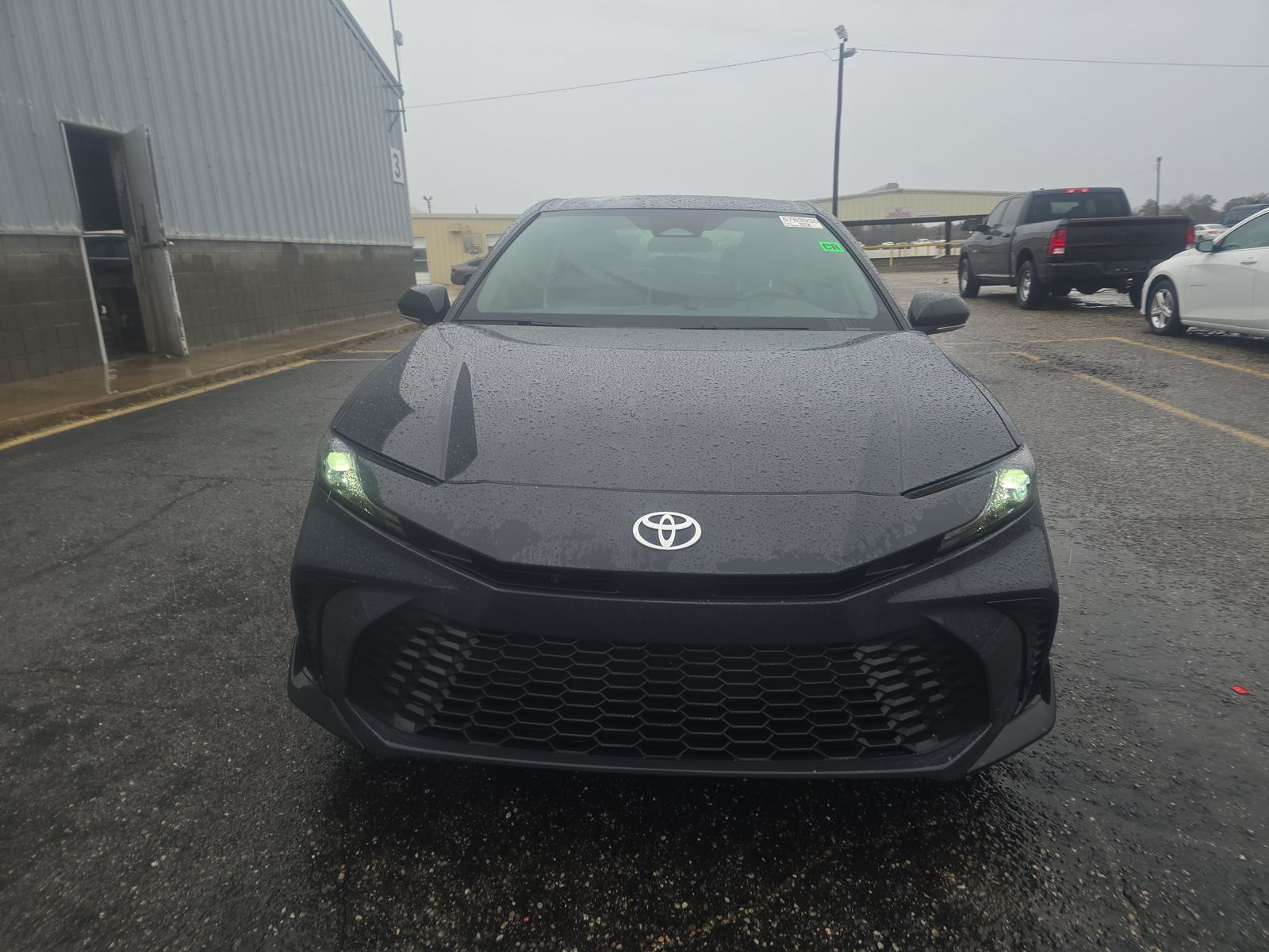 2025 Toyota Camry SE FWD