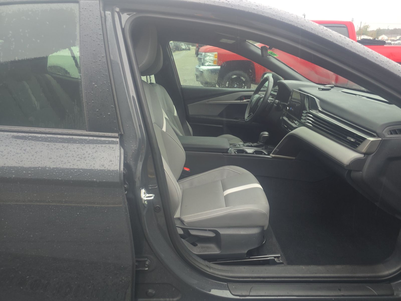 2025 Toyota Camry SE FWD