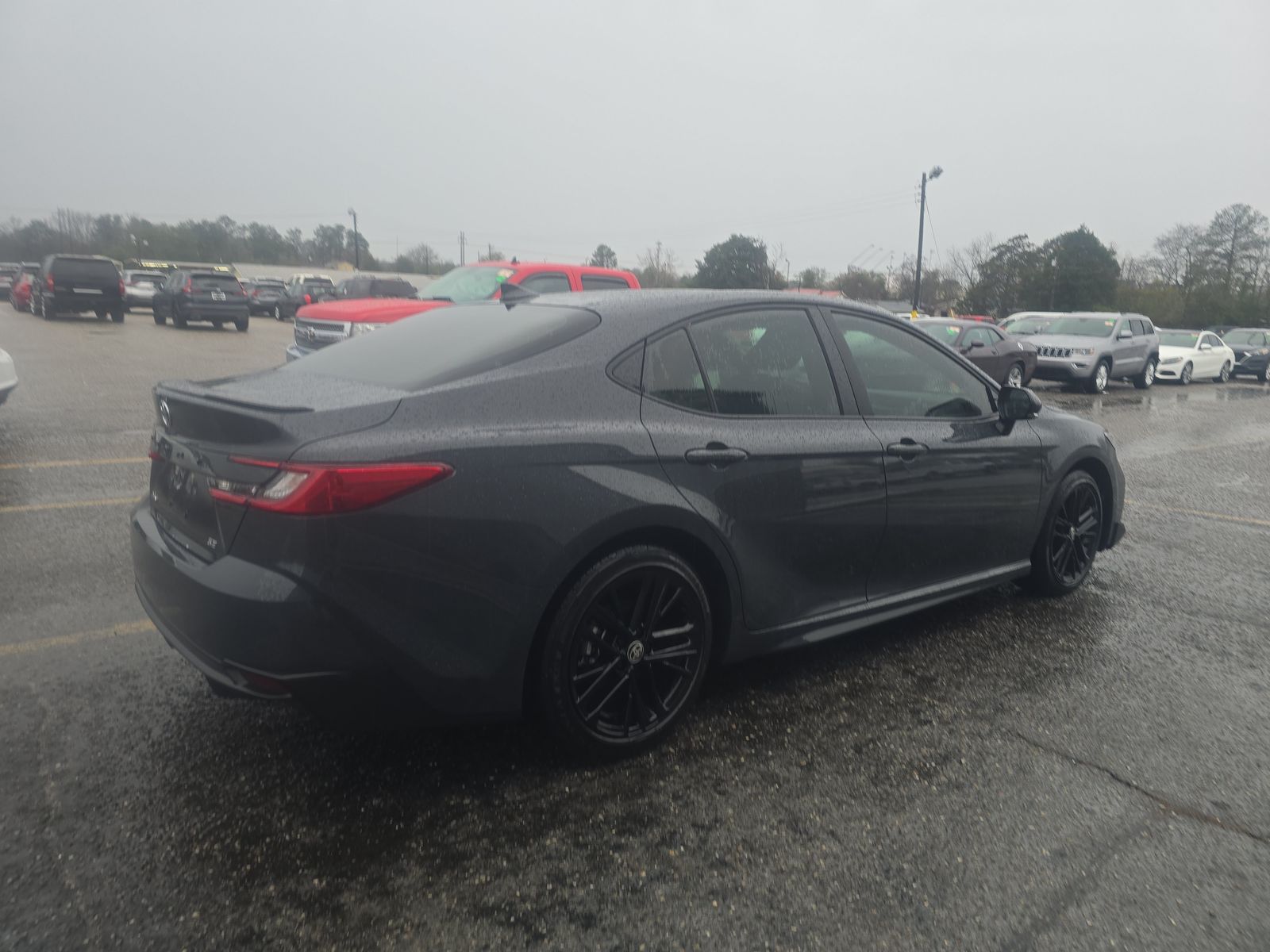 2025 Toyota Camry SE FWD