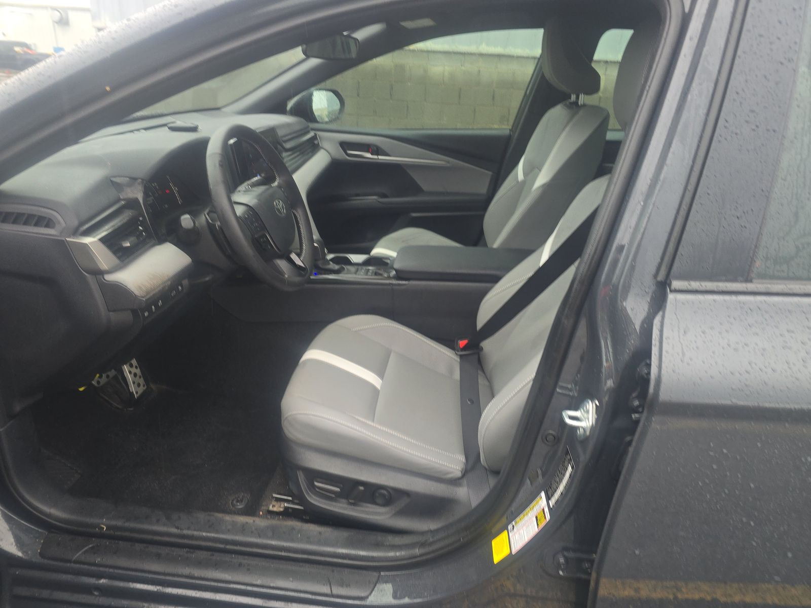 2025 Toyota Camry SE FWD