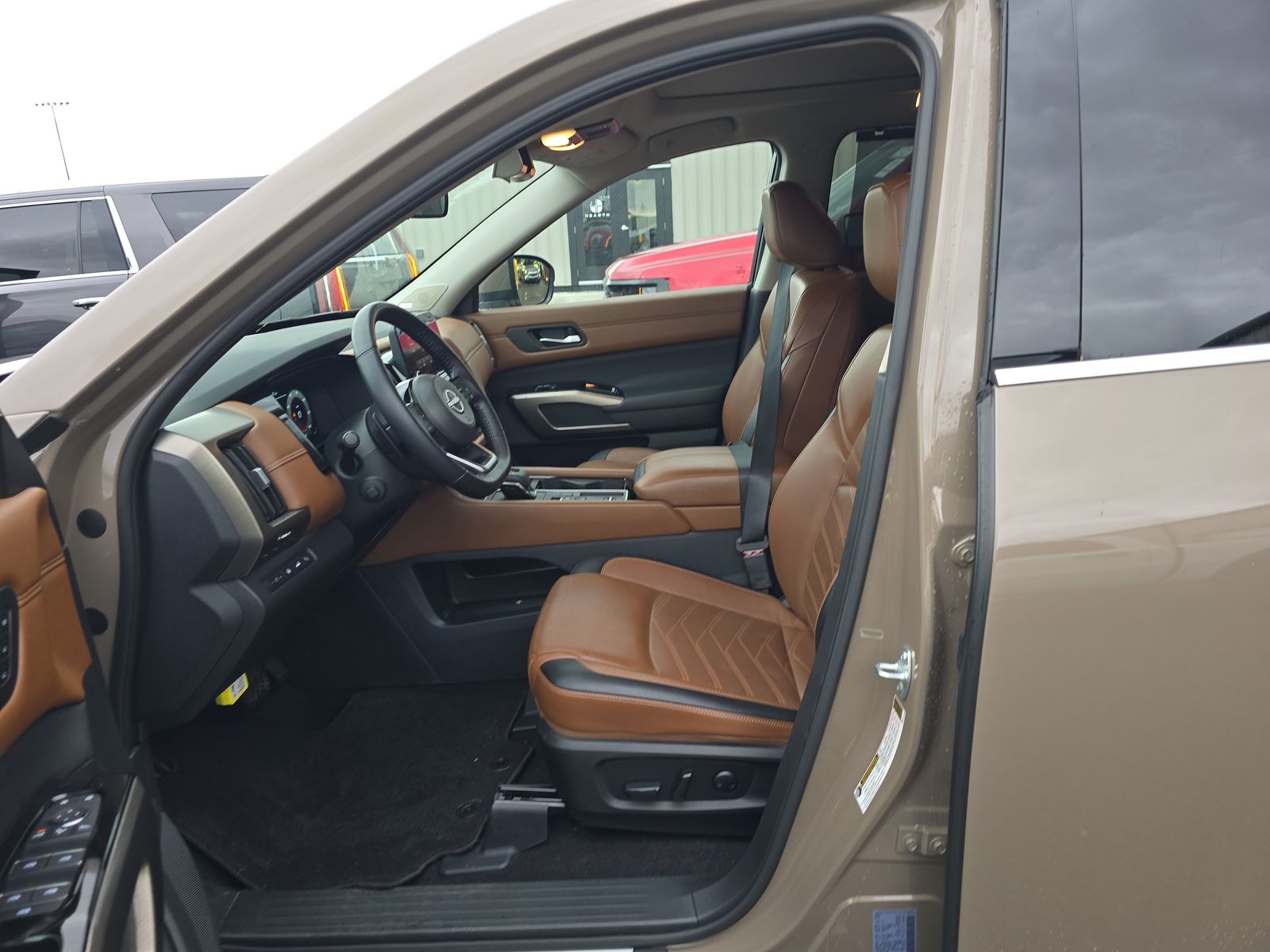 2024 Nissan Pathfinder Platinum FWD