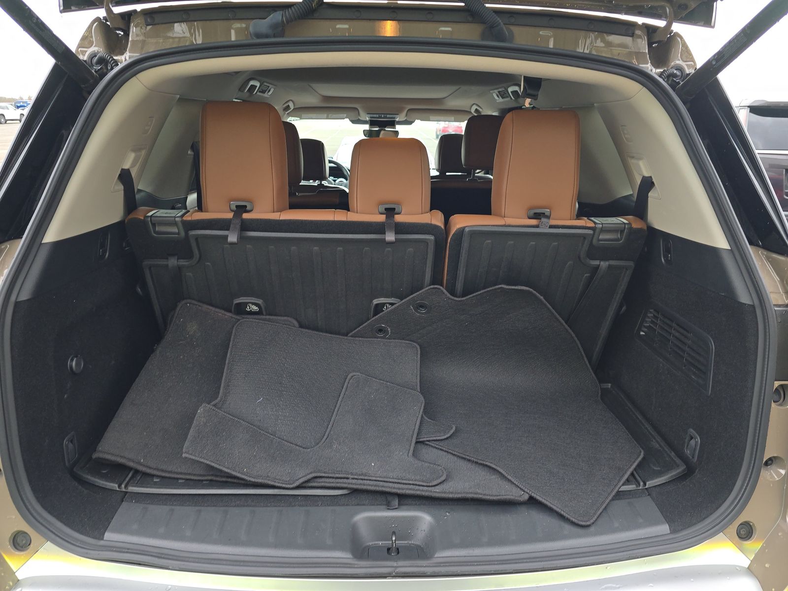 2024 Nissan Pathfinder Platinum FWD