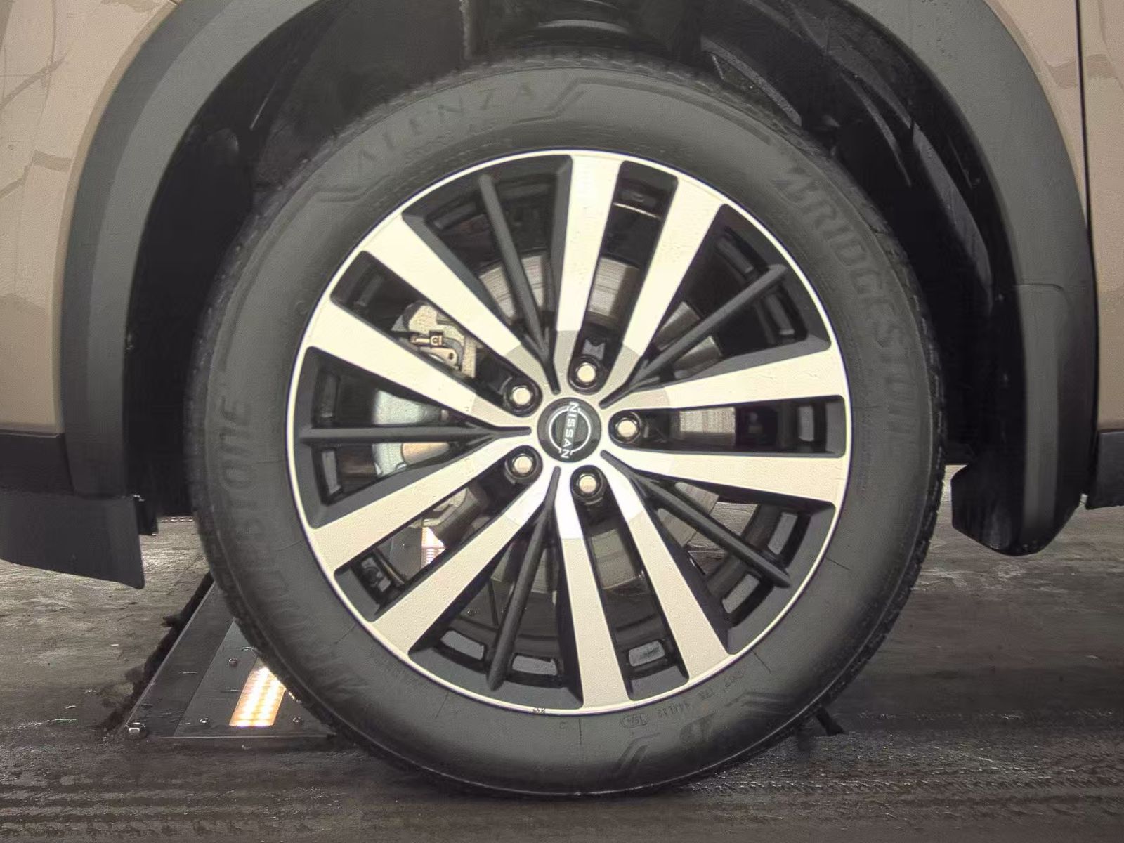 2024 Nissan Pathfinder Platinum FWD