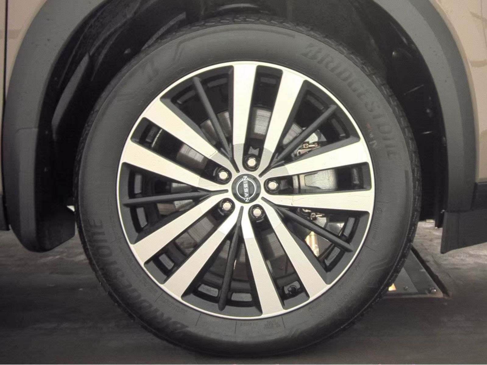 2024 Nissan Pathfinder Platinum FWD