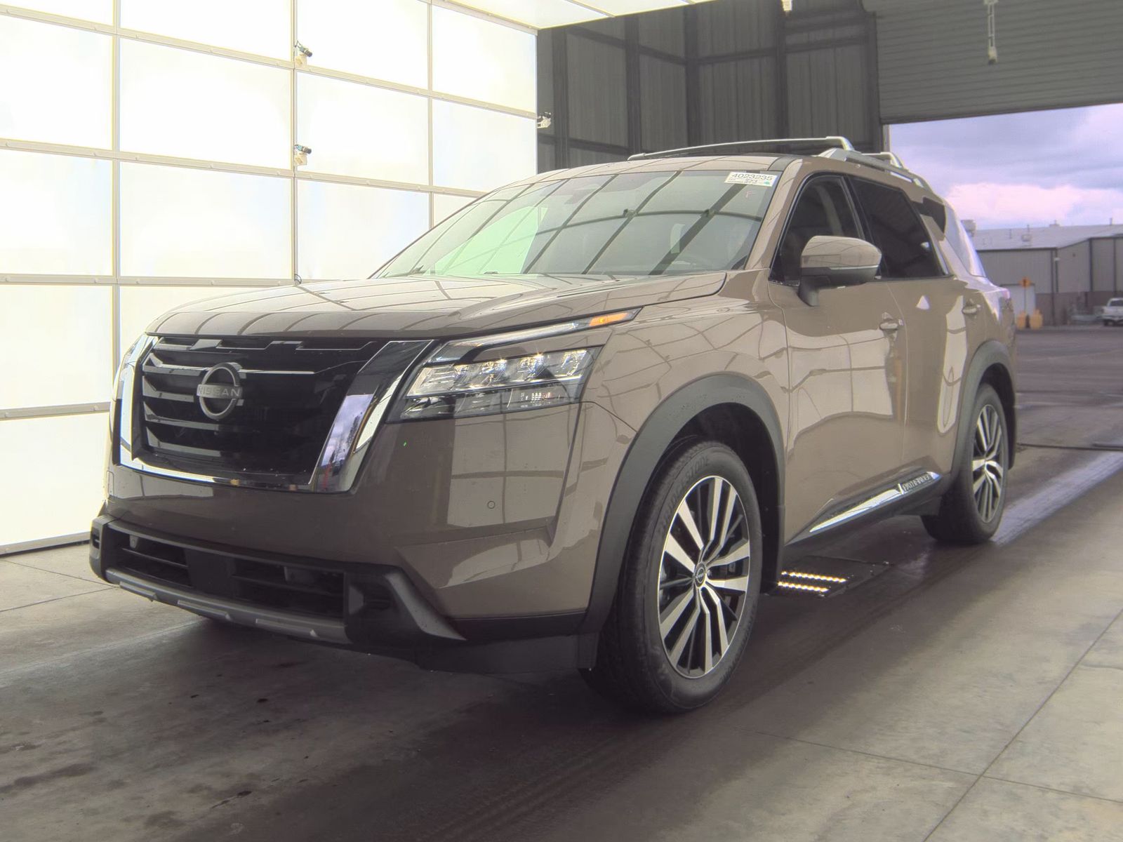 2024 Nissan Pathfinder Platinum FWD