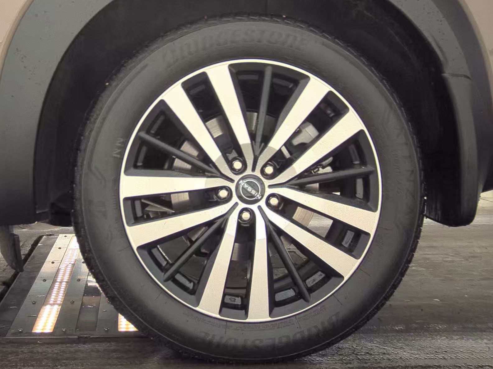 2024 Nissan Pathfinder Platinum FWD