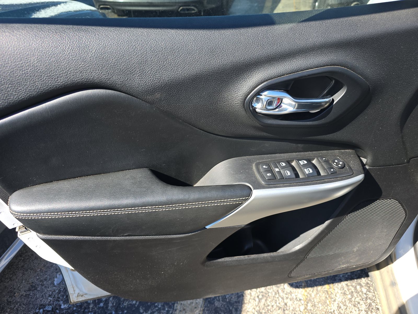 JEEP LATITUDE + - 10