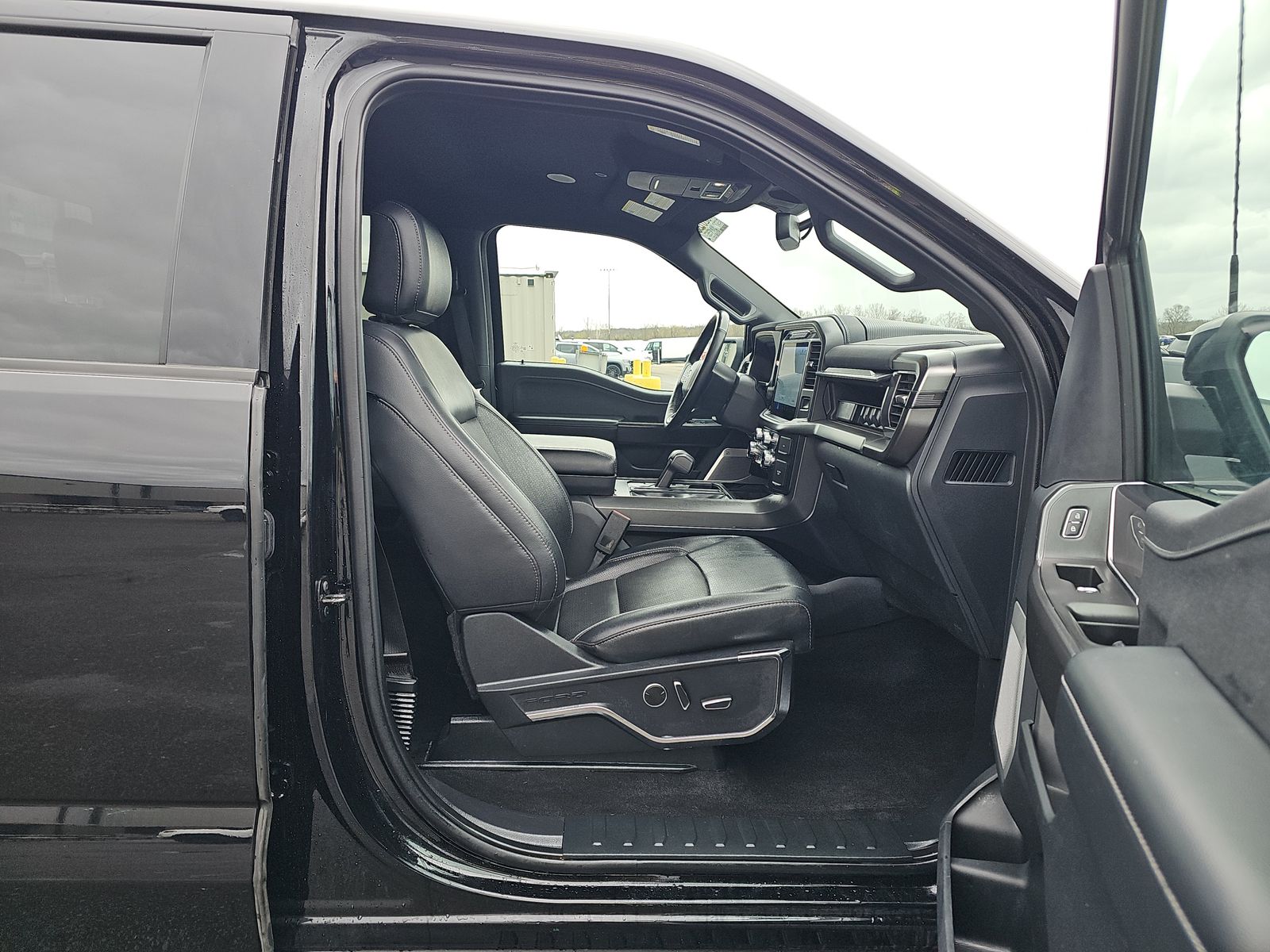 2024 Ford F-150 Hybrid Lariat AWD