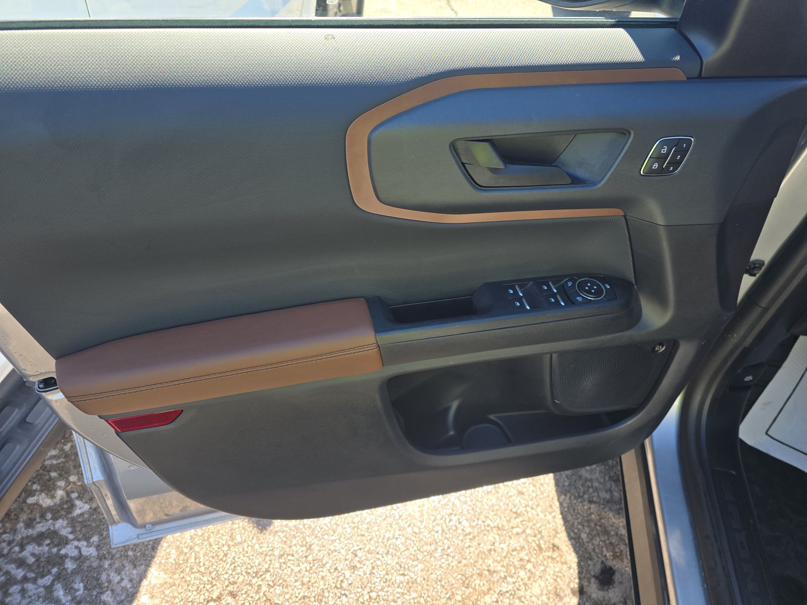 FORD BRONCO - 10
