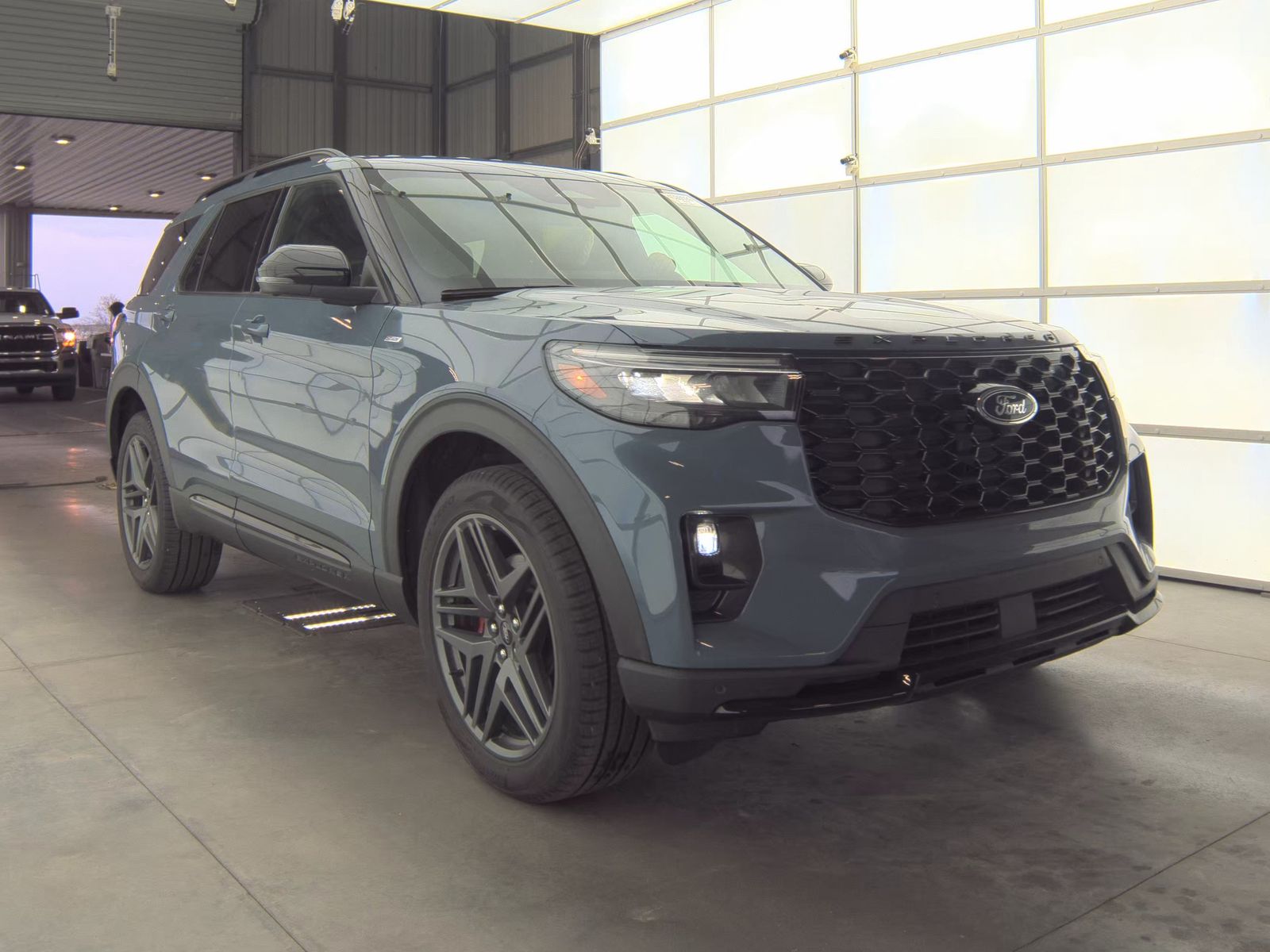 2025 Ford Explorer ST-Line AWD