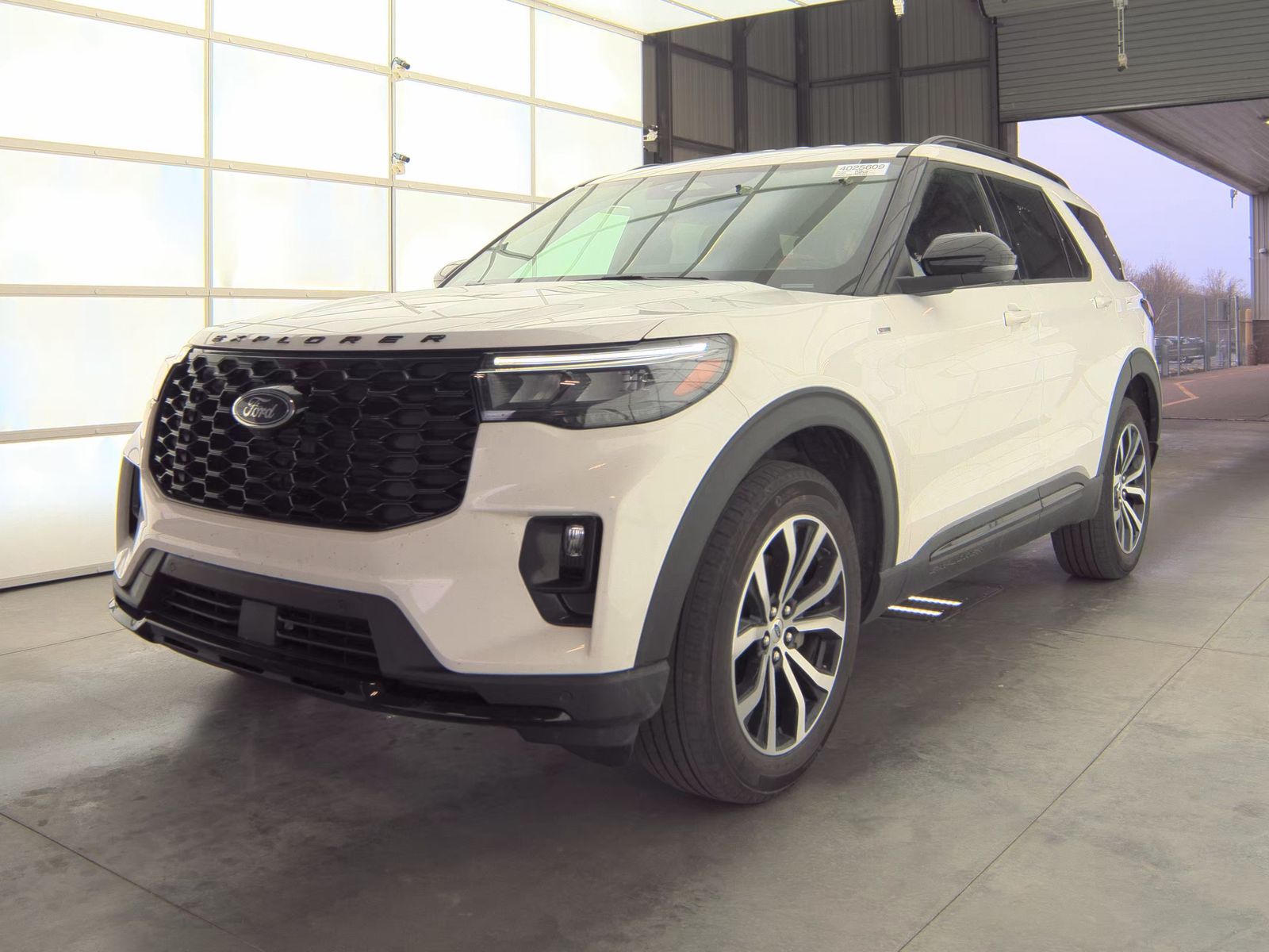 2025 Ford Explorer ST-Line AWD