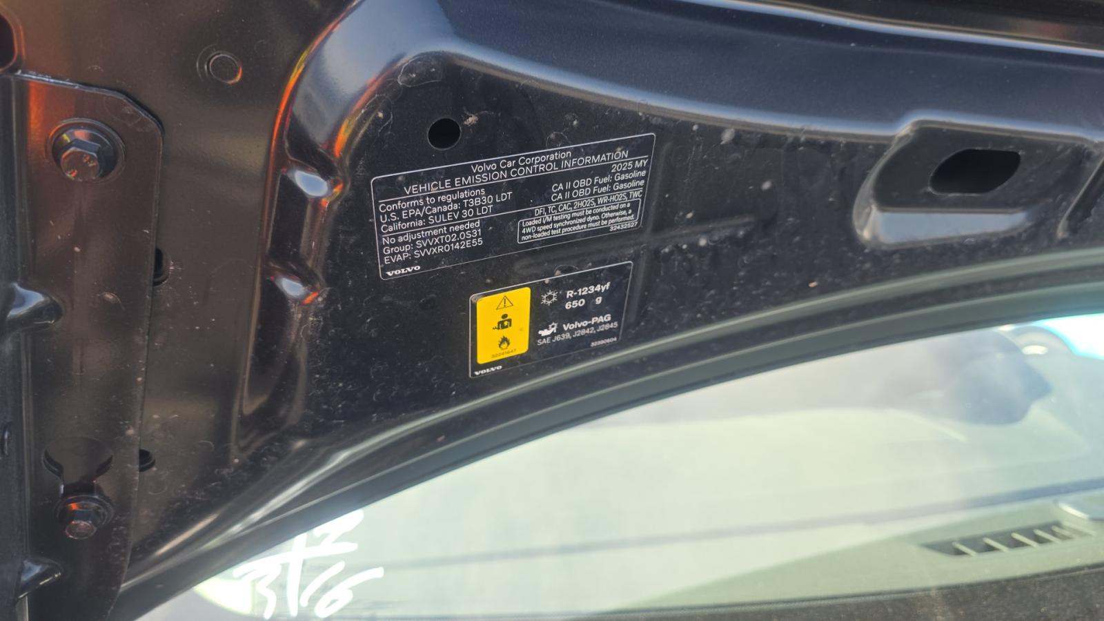 2025 Volvo XC60 B5 Plus FWD