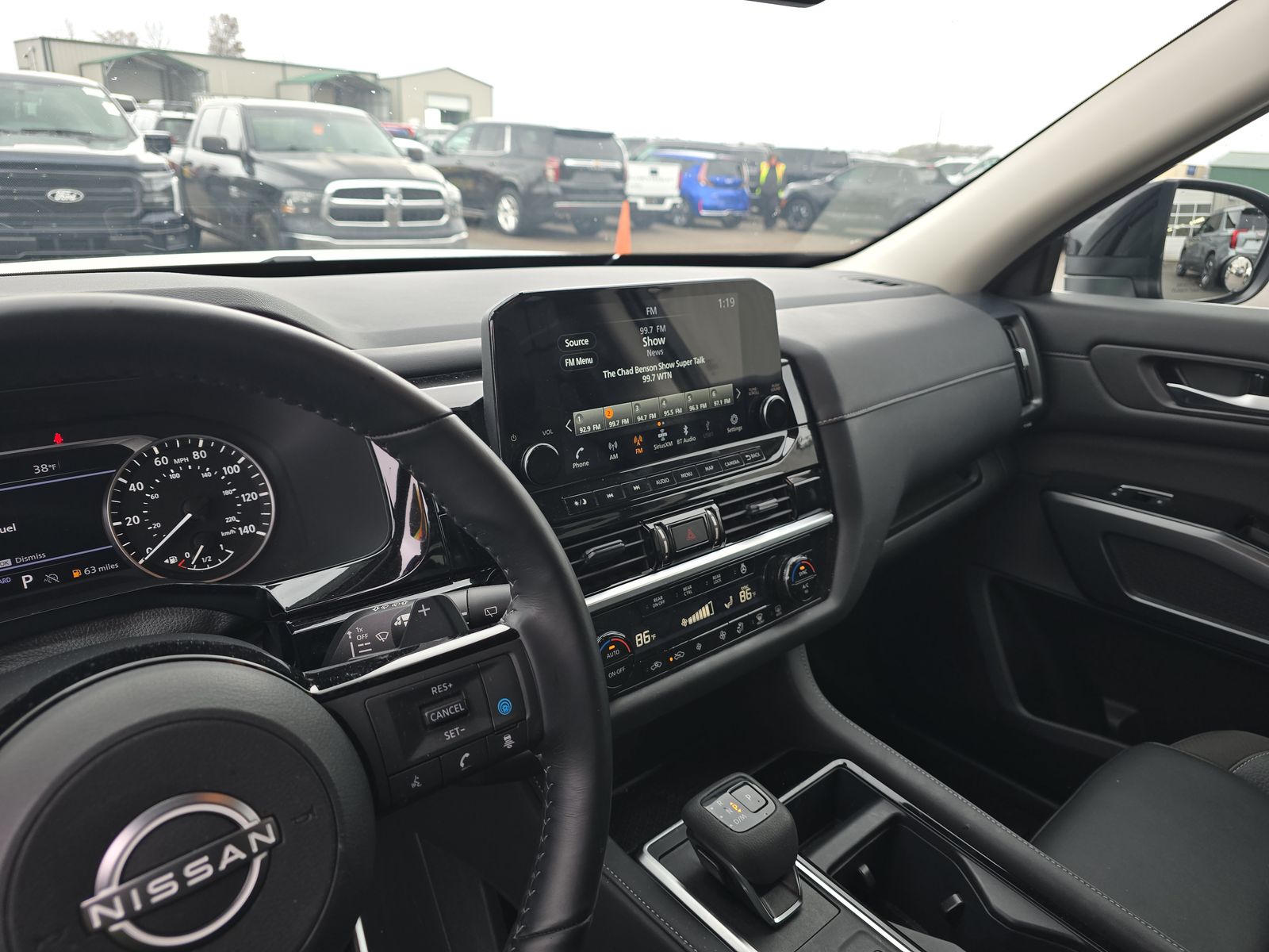 2025 Nissan Pathfinder SL FWD