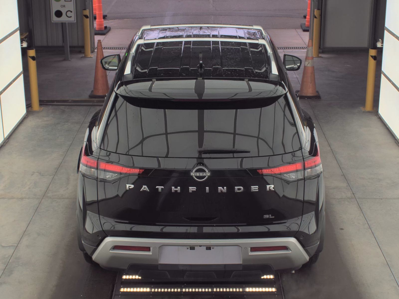 2025 Nissan Pathfinder SL FWD