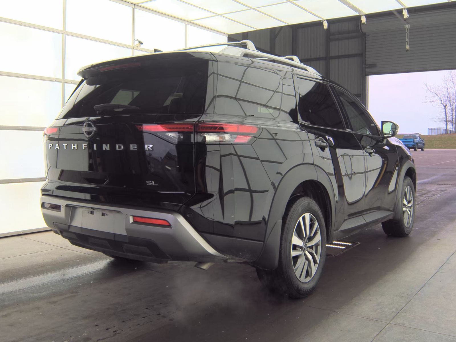 2025 Nissan Pathfinder SL FWD