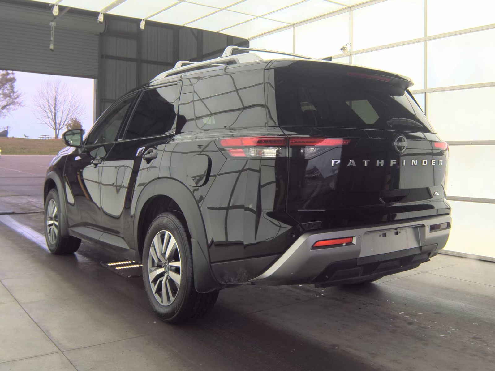 2025 Nissan Pathfinder SL FWD