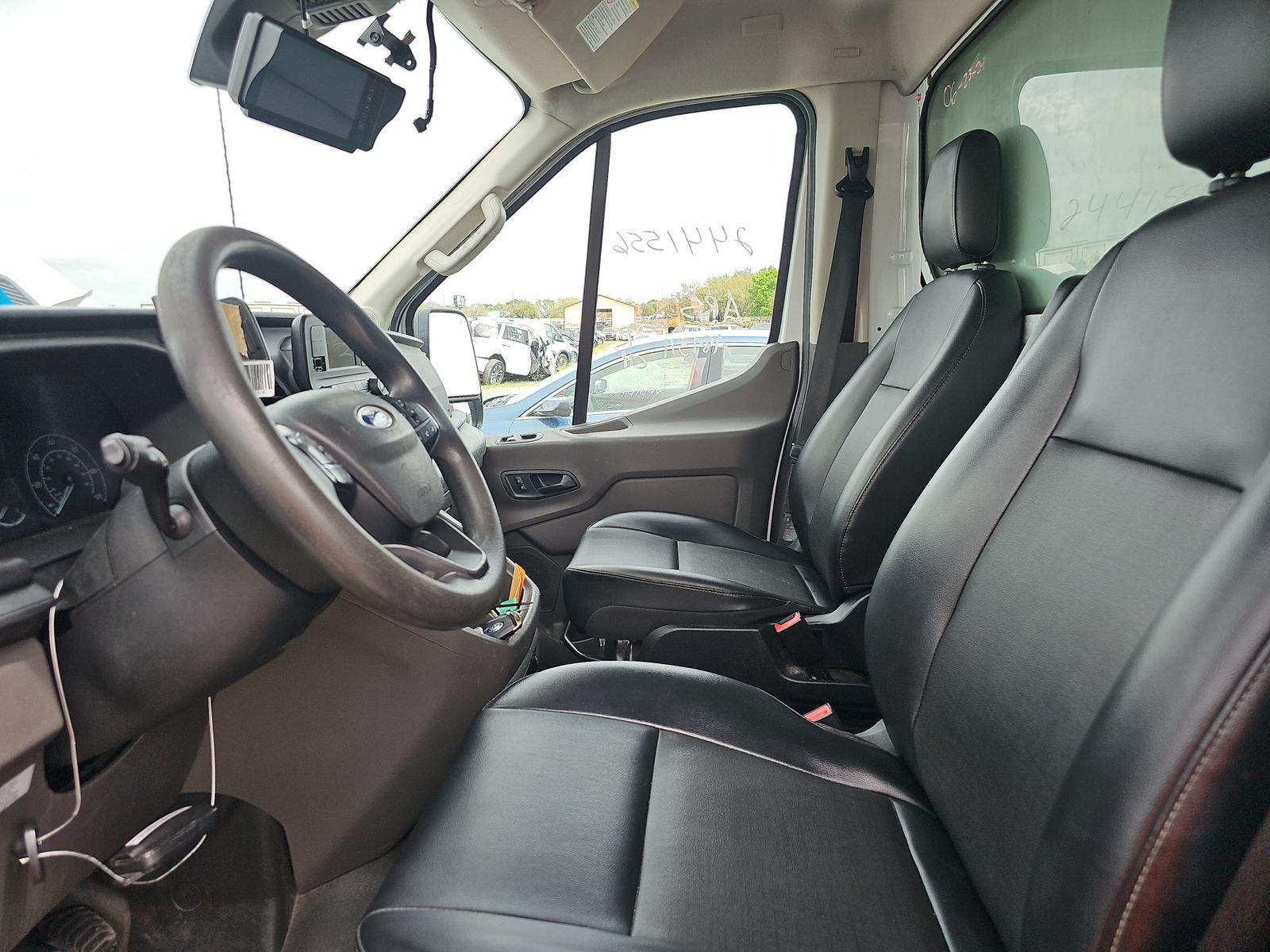 FORD TRANSIT 350 - 8