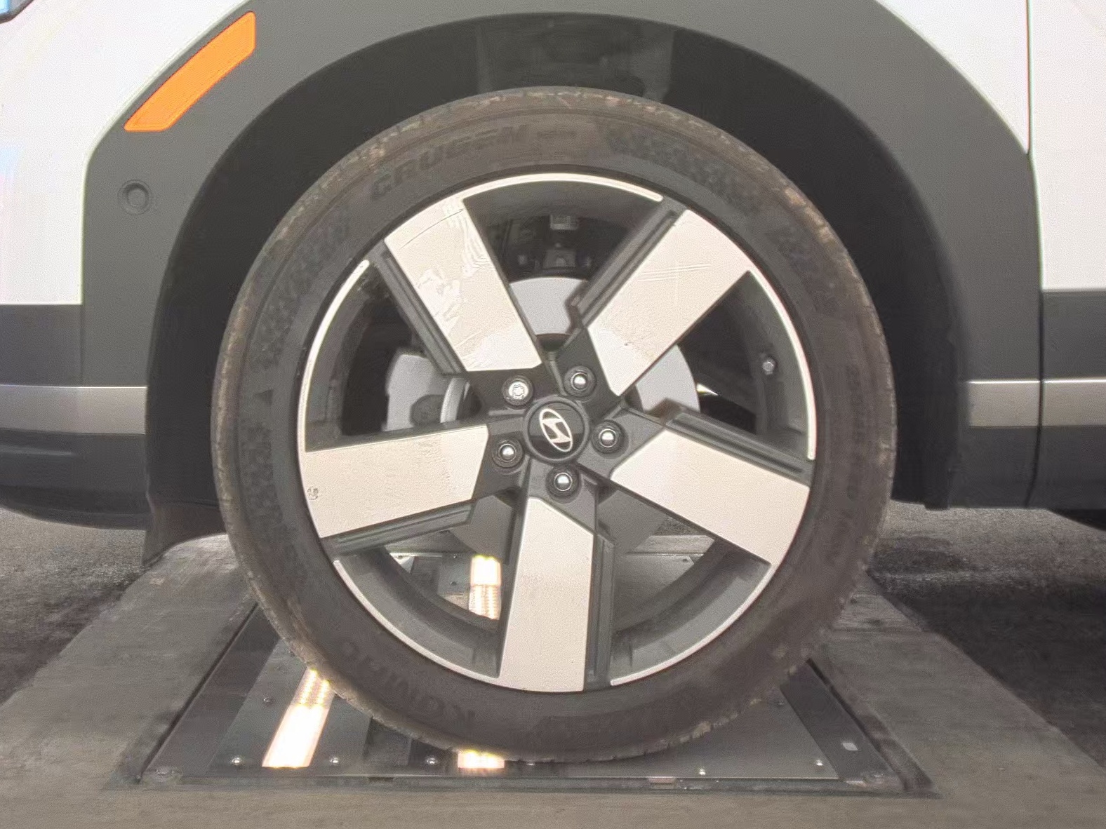 HYUNDAI LIMITED - 10