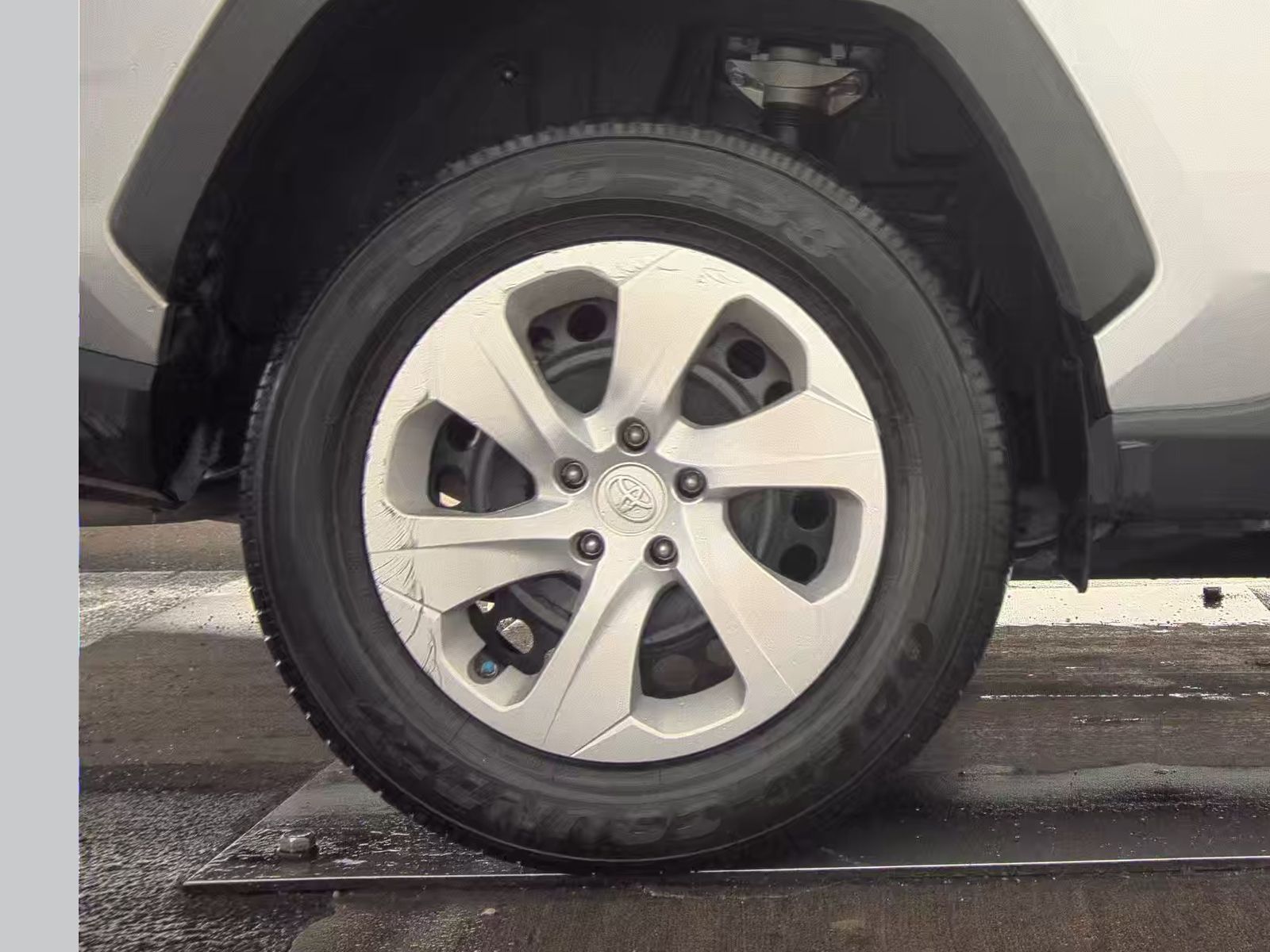 2024 Toyota RAV4 LE FWD