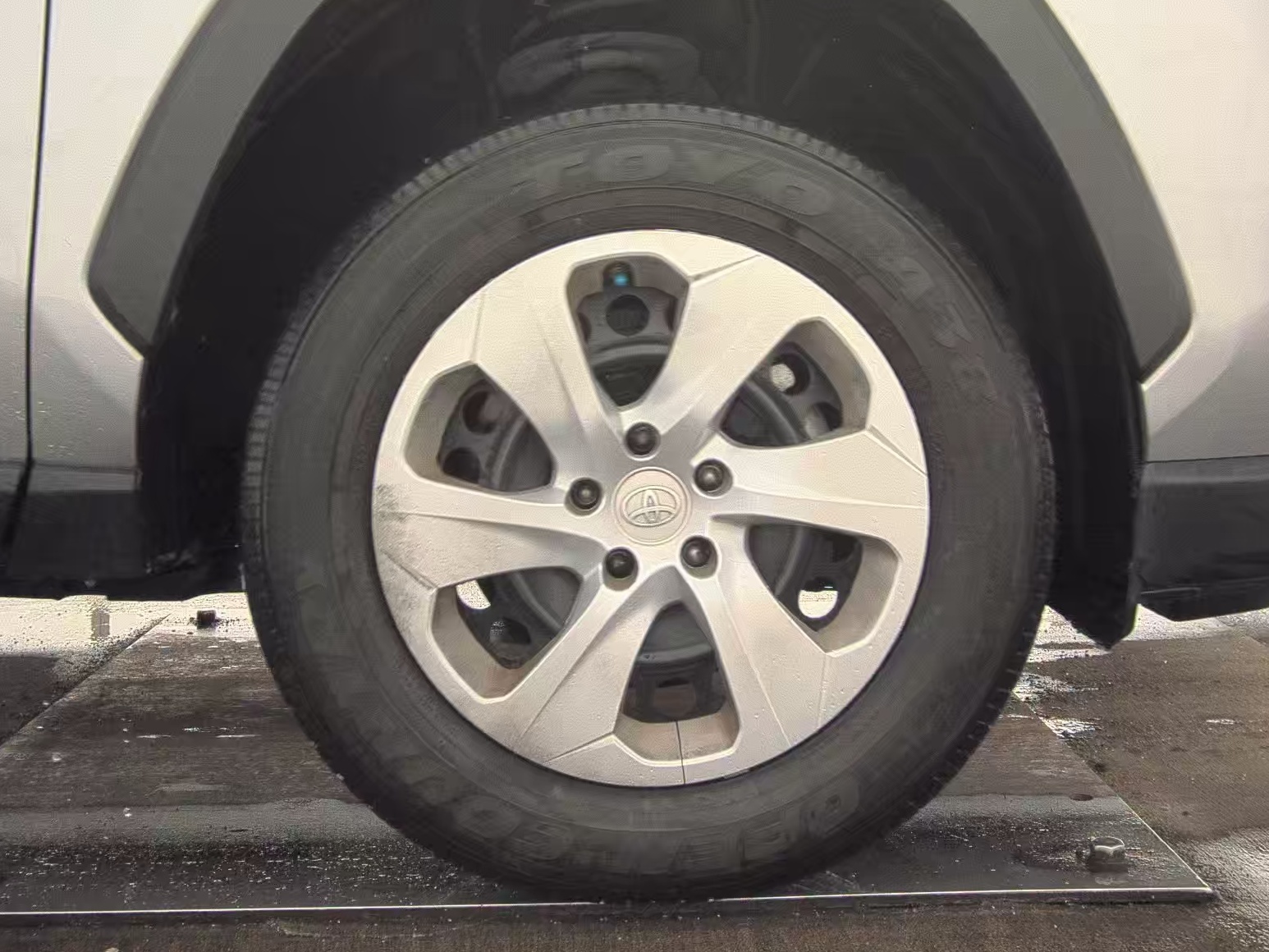 2024 Toyota RAV4 LE FWD