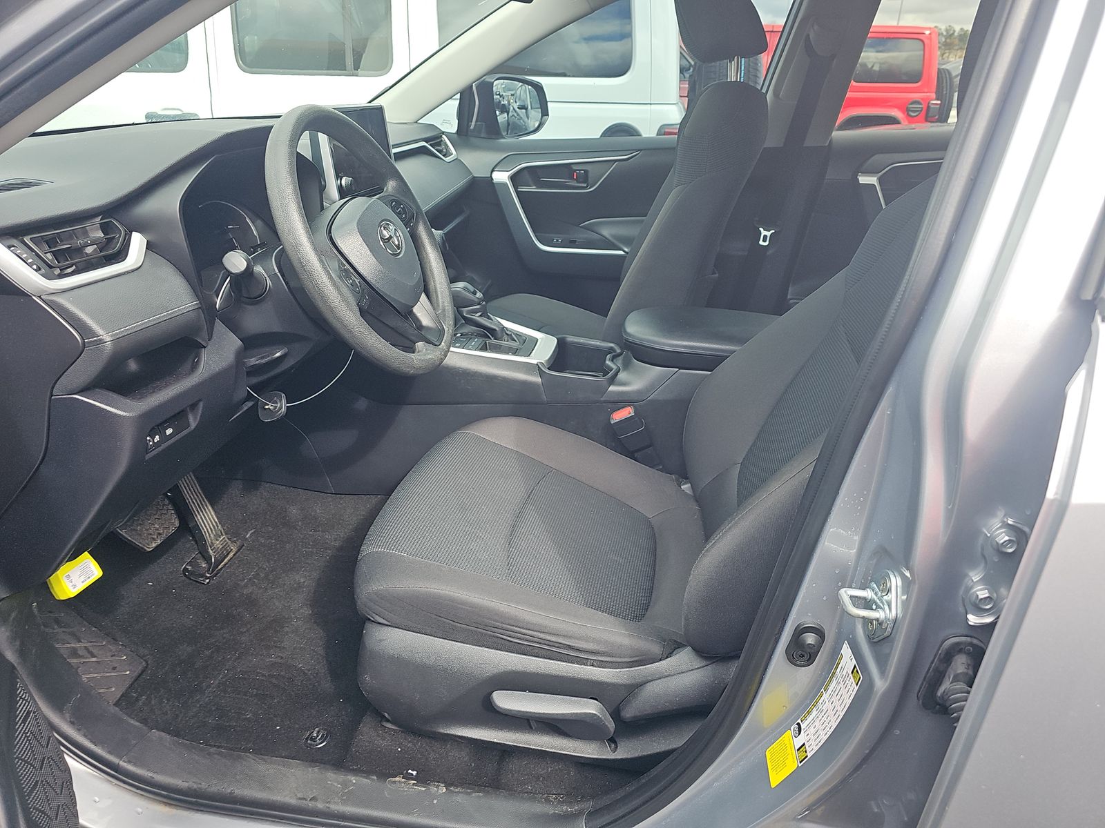 2024 Toyota RAV4 LE FWD