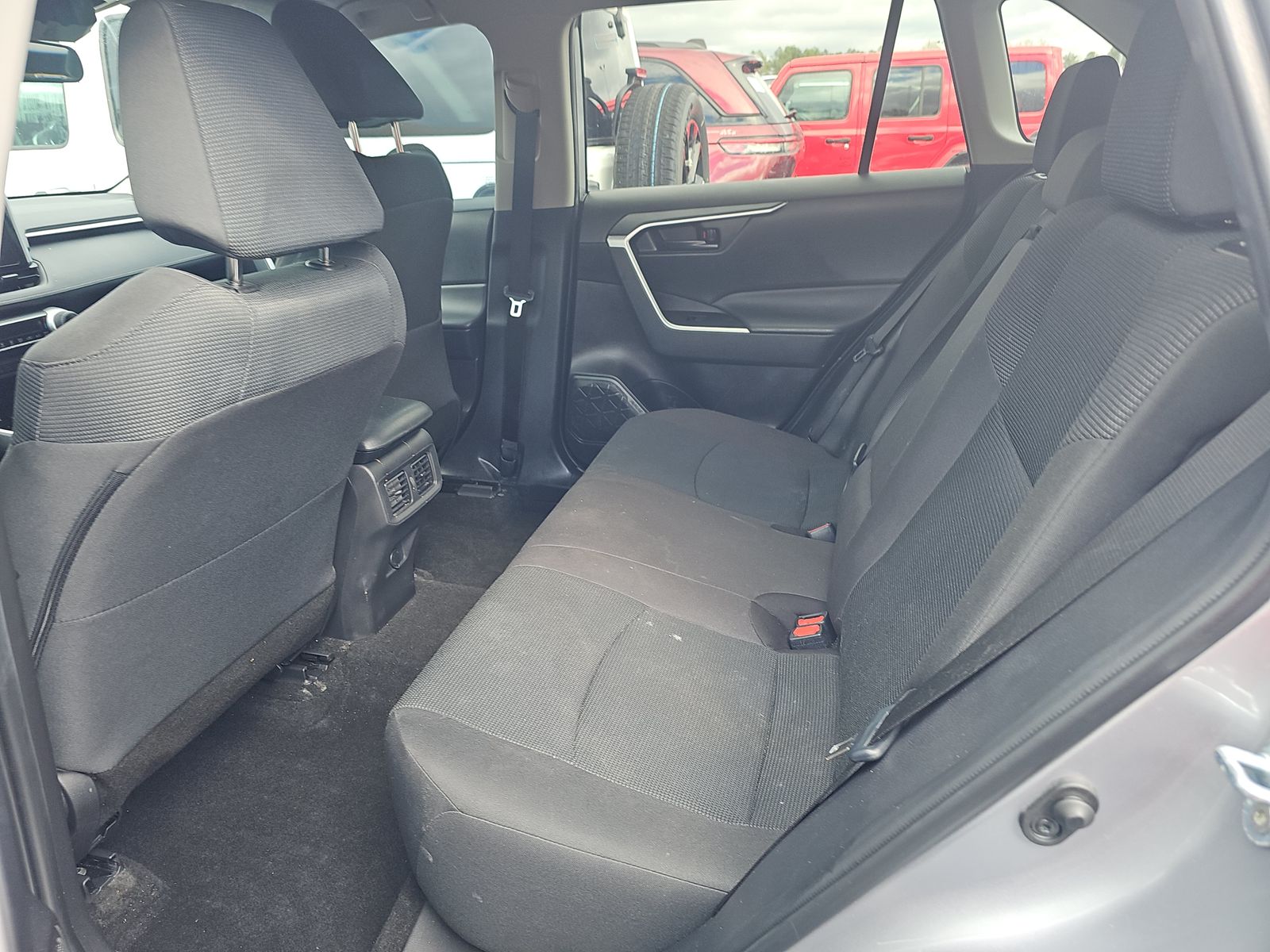 2024 Toyota RAV4 LE FWD