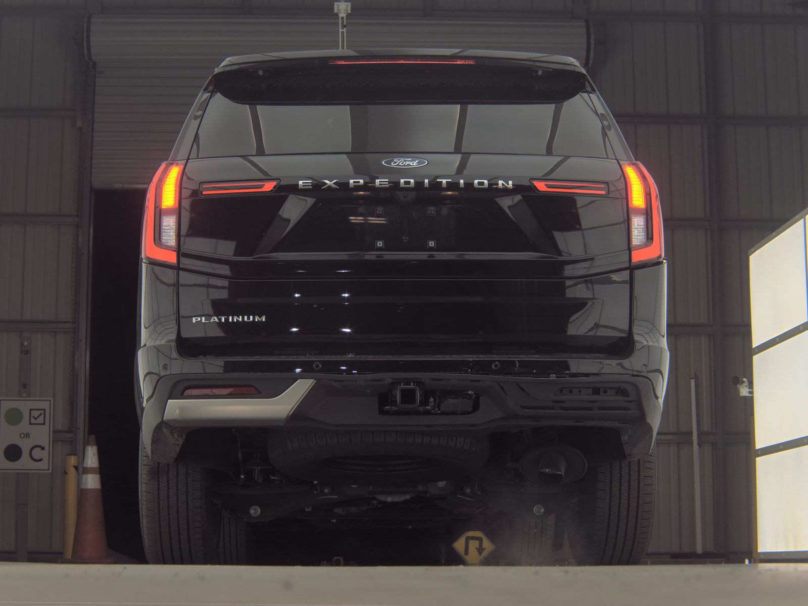 FORD EXPEDITION - 8