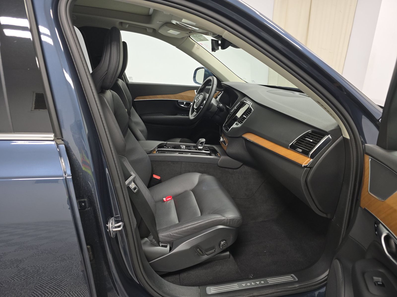 2024 Volvo XC90 B6 Plus AWD