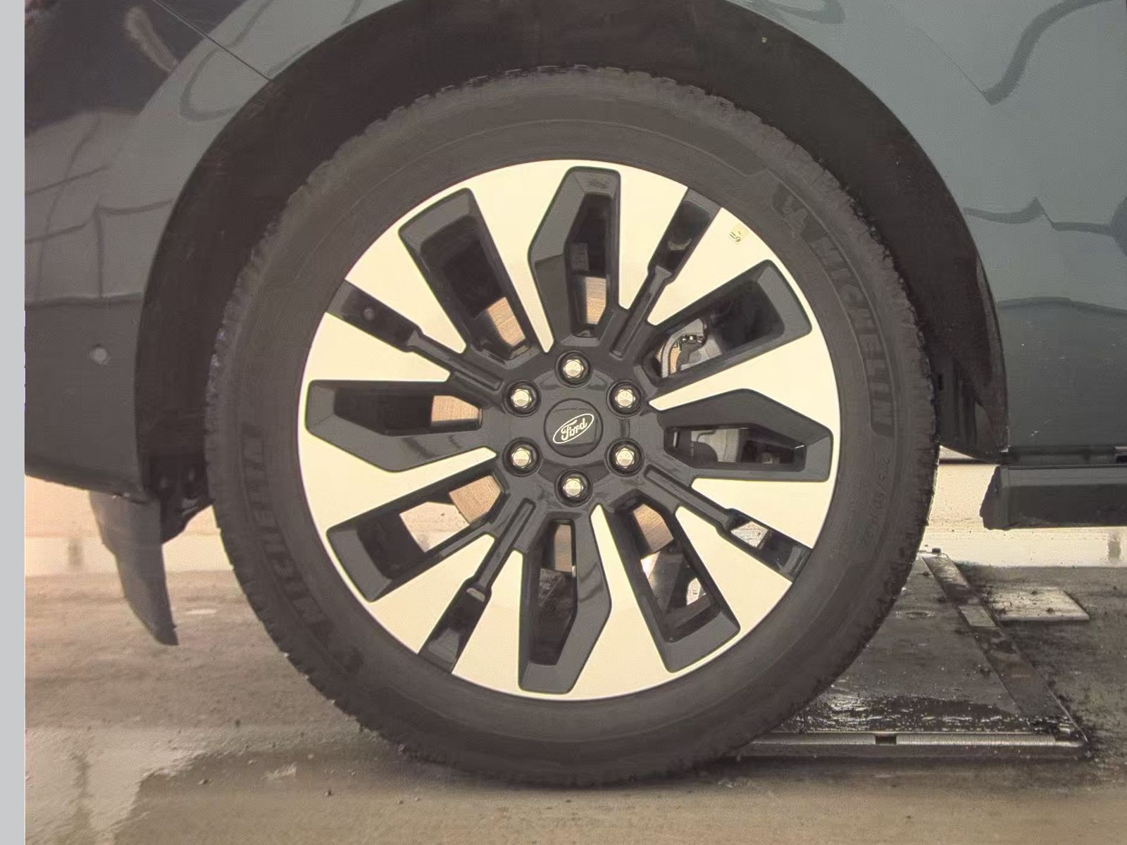 FORD EXPEDITION - 10