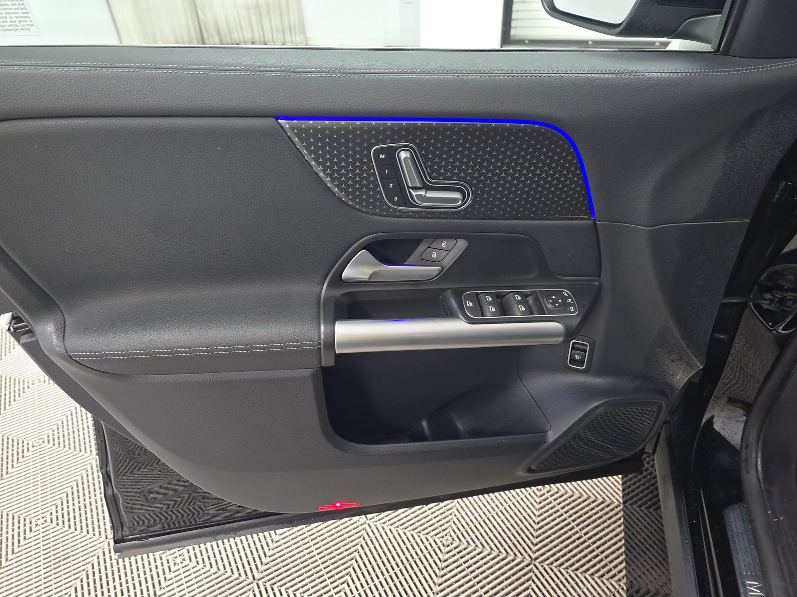 MERCEDES-BENZ GLA-CLASS - 10