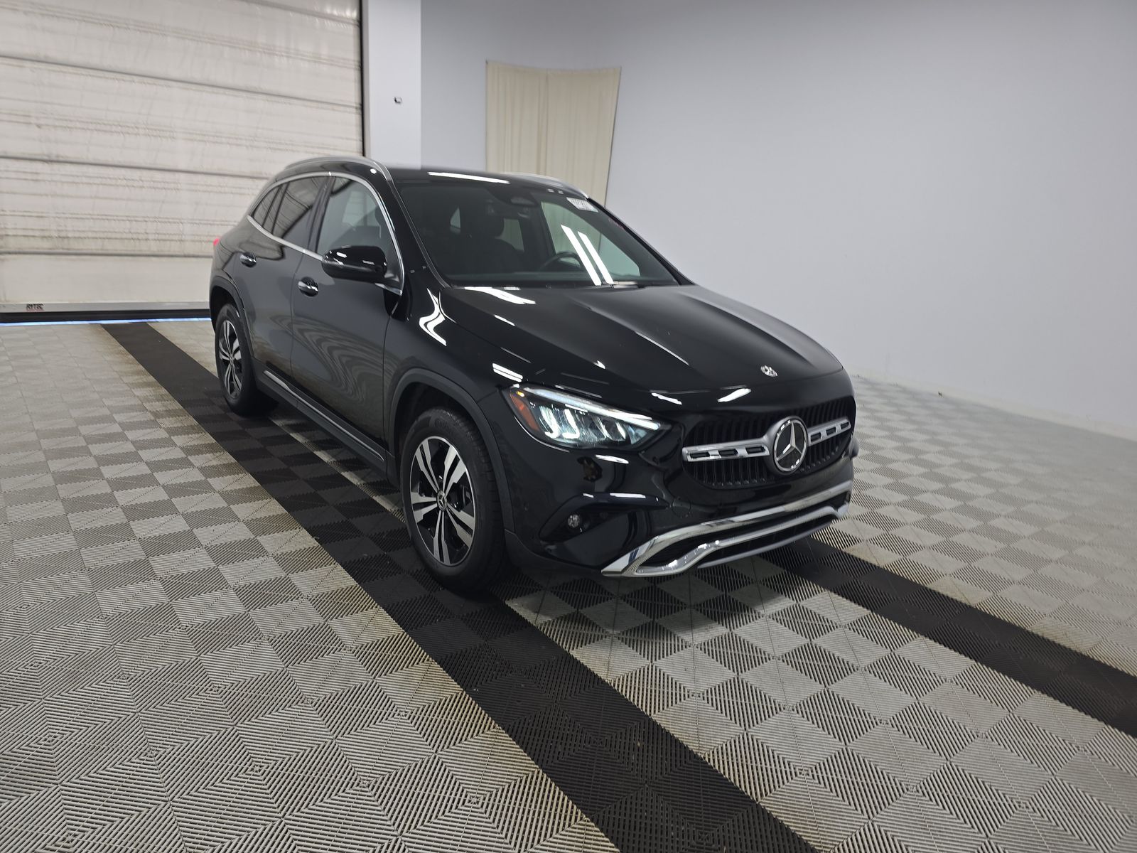 MERCEDES-BENZ GLA-CLASS - 4