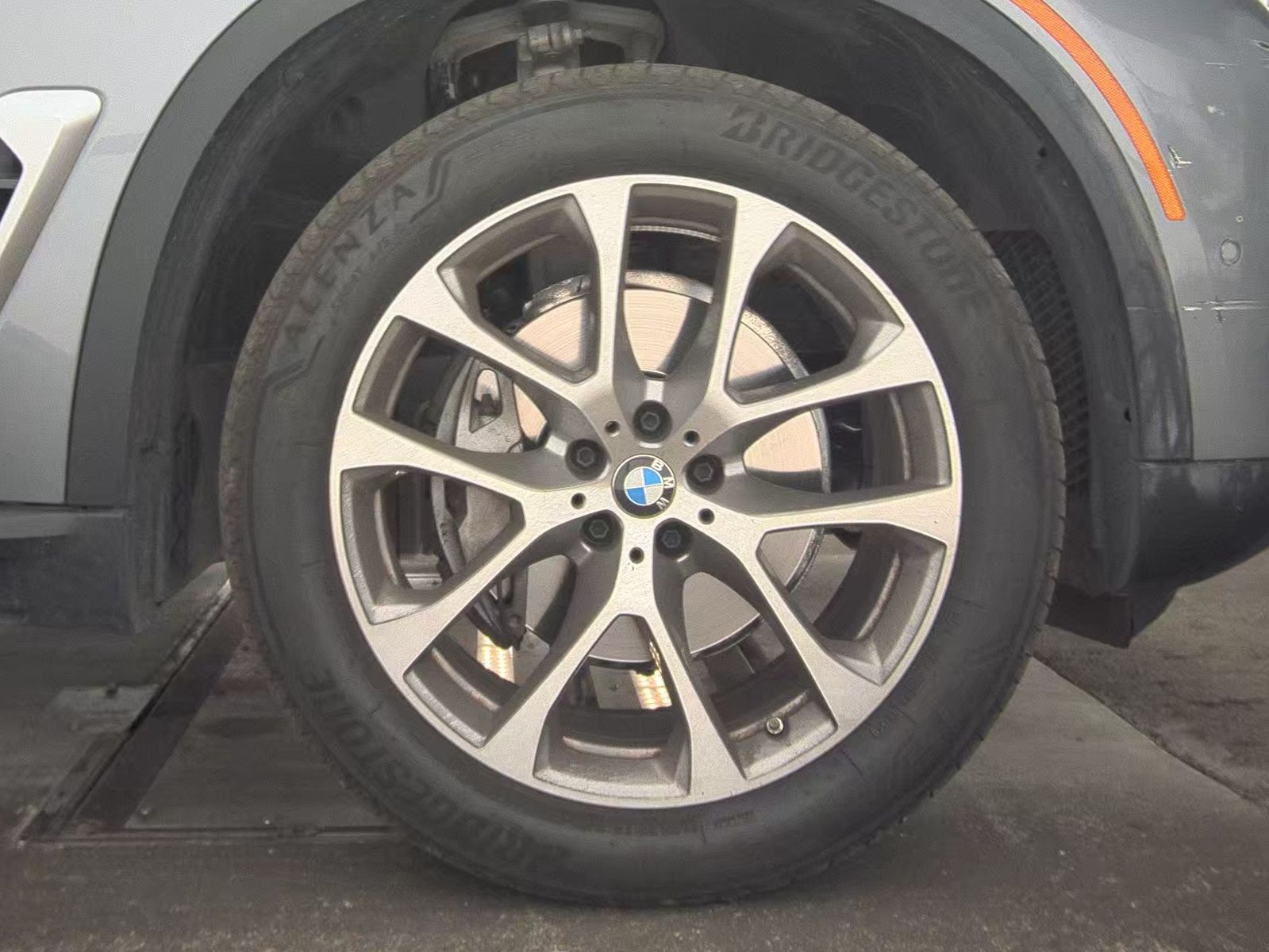 2025 BMW X5 xDrive40i AWD