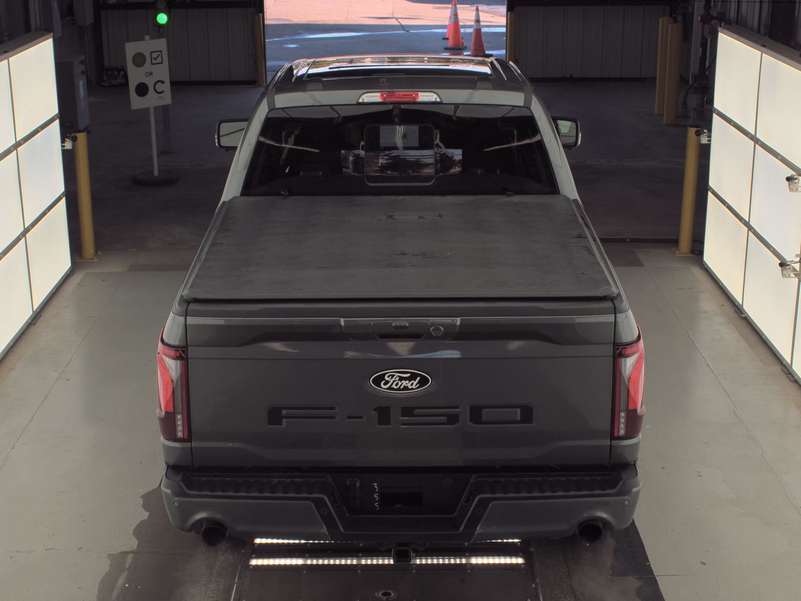 2025 Ford F-150 Hybrid Lariat AWD