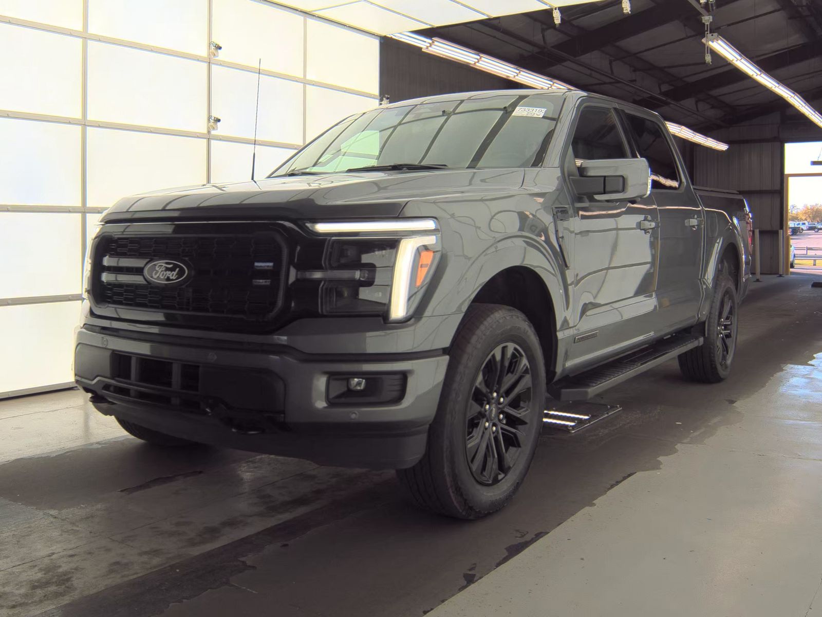 2025 Ford F-150 Hybrid Lariat AWD