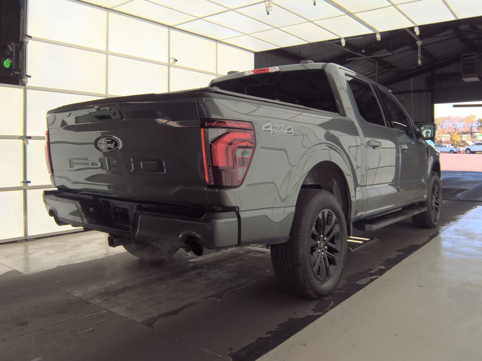 2025 Ford F-150 Hybrid Lariat AWD