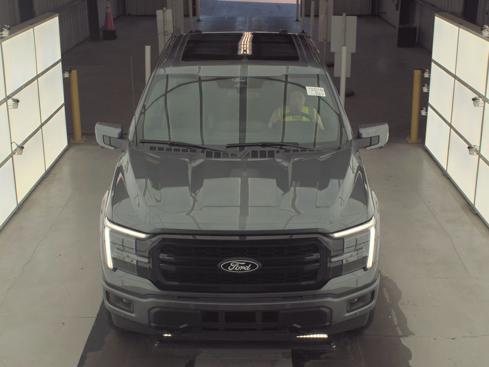 2025 Ford F-150 Hybrid Lariat AWD