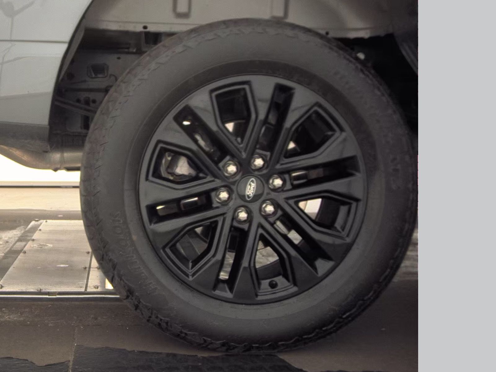 2025 Ford F-150 Hybrid Lariat AWD