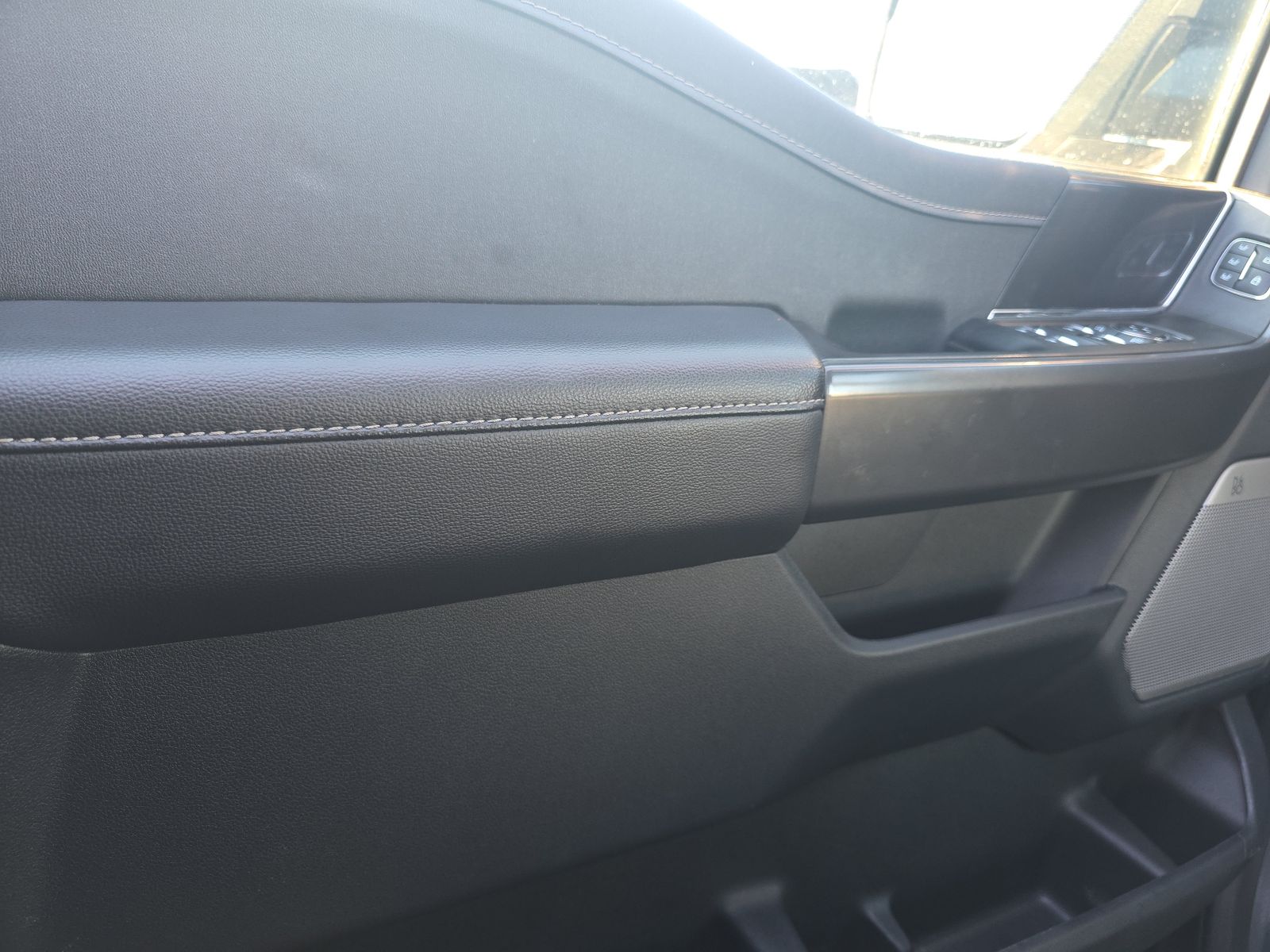 2025 Ford F-150 Hybrid Lariat AWD