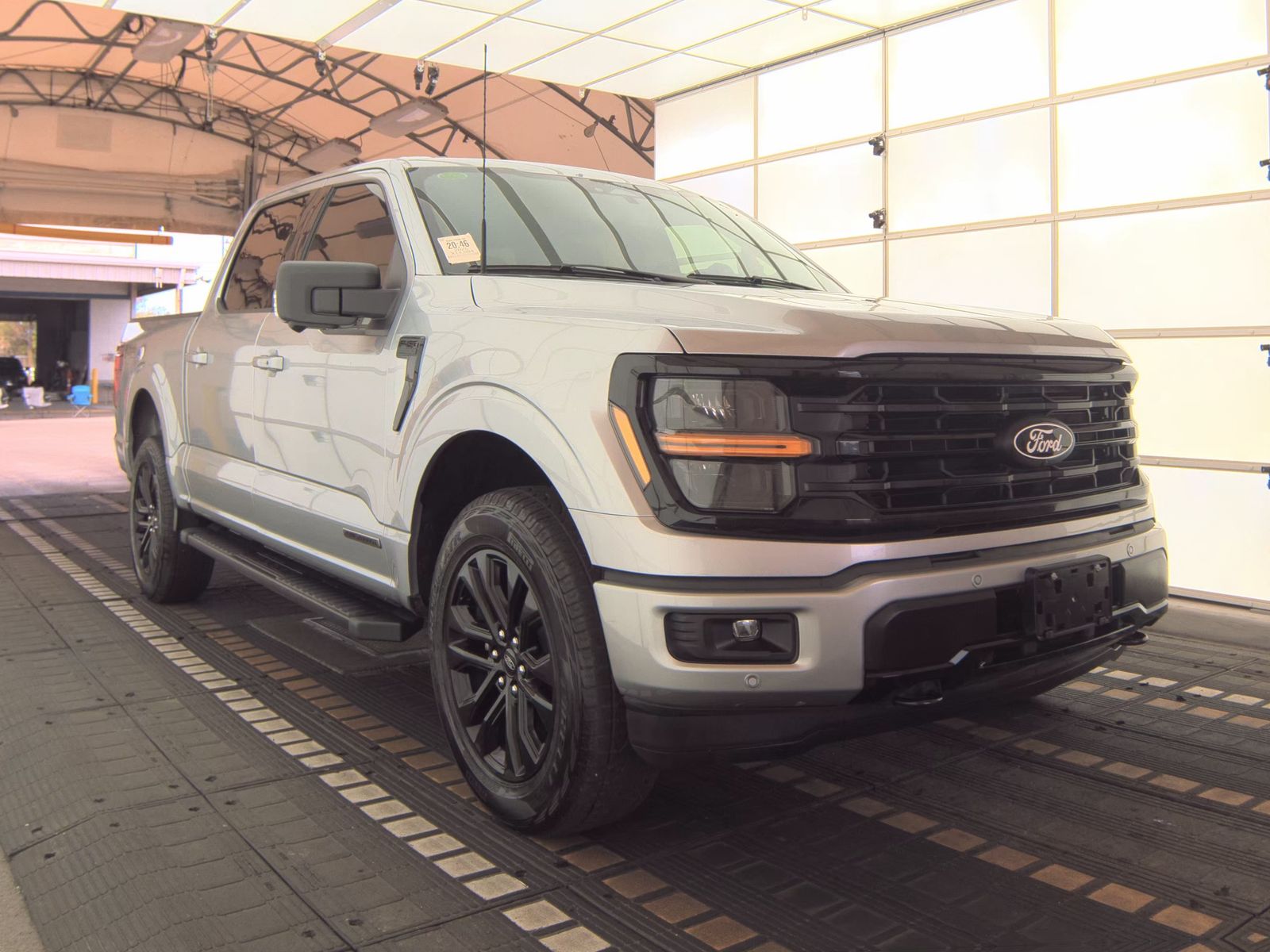 2025 Ford F-150 Hybrid XLT AWD