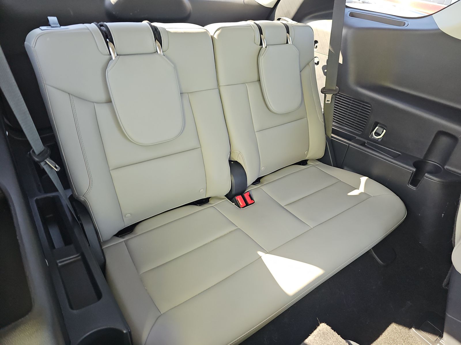 2025 Ford Explorer Active AWD