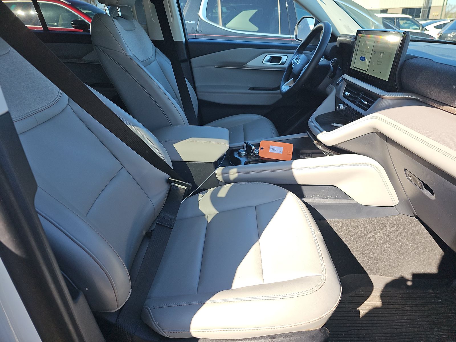 2025 Ford Explorer Active AWD